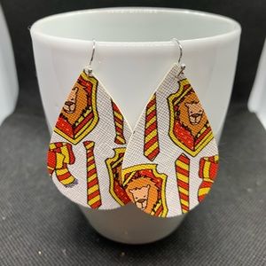 ⭐️2 FOR $10⭐️ griffyndor scarves